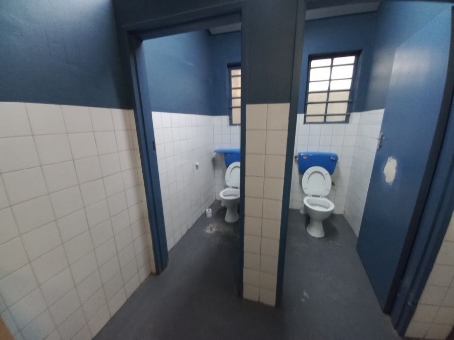 To Let commercial Property for Rent in Paarden Eiland Western Cape